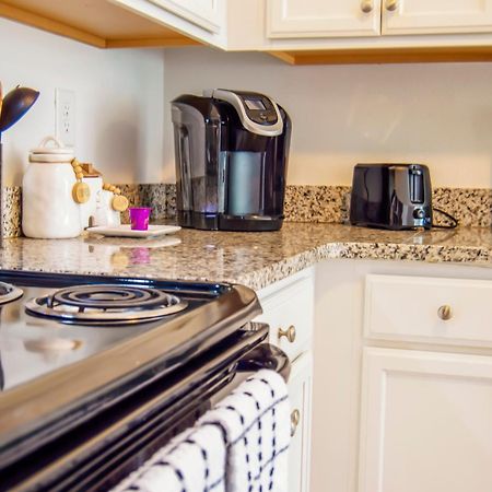 Cozy Condo, Minutes From Broadwy, Sleeps 5 Nashville Exterior foto